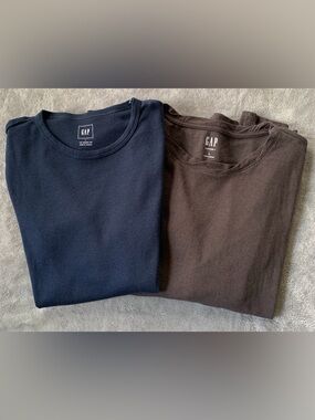 GAP Women’s Long Sleeve Tee in Blue and Brown
